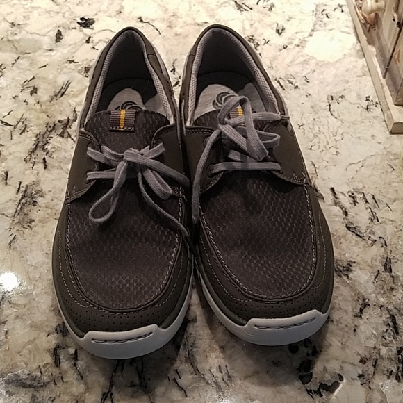 clarks light shoes